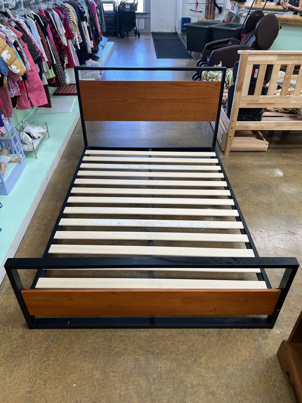 Zinus Metal/Wood Full Platform Bed