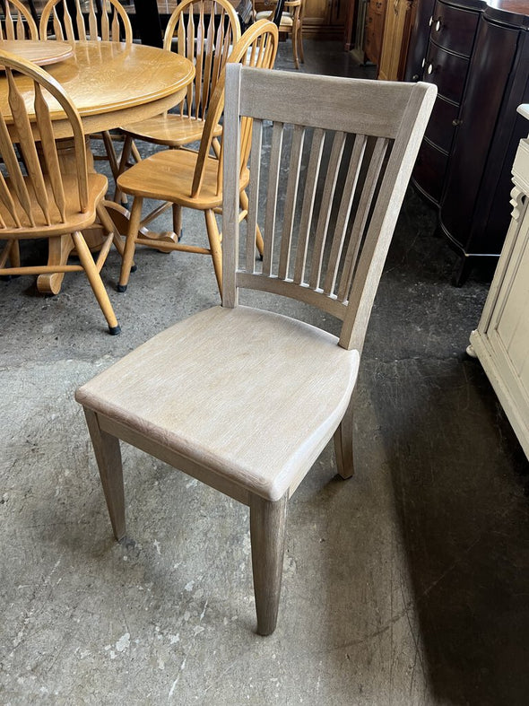 NEW Kincaid Dining Chair 665-622