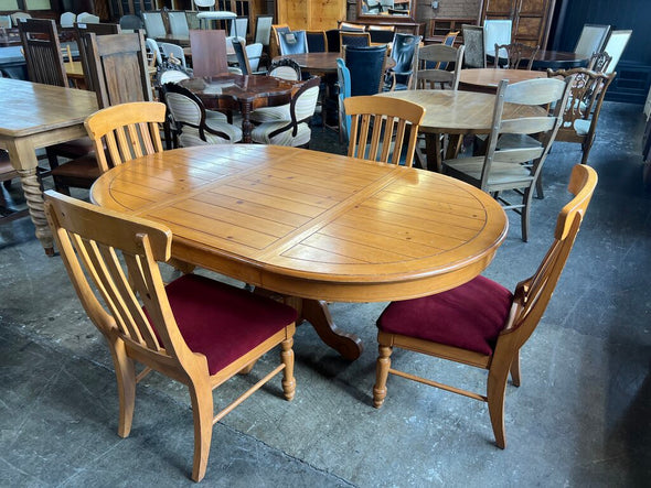 Blonde Wooden Dining Table + 4 Chairs/Leaf
