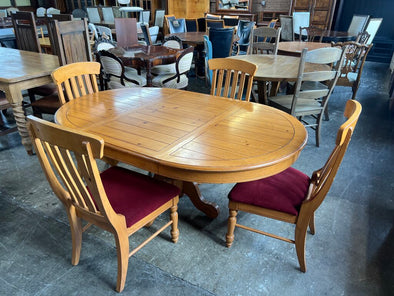 Blonde Wooden Dining Table + 4 Chairs/Leaf