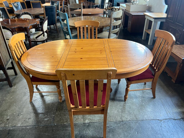 Blonde Wooden Dining Table + 4 Chairs/Leaf