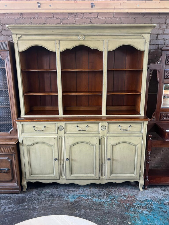 Hickory White Buffet/Hutch
