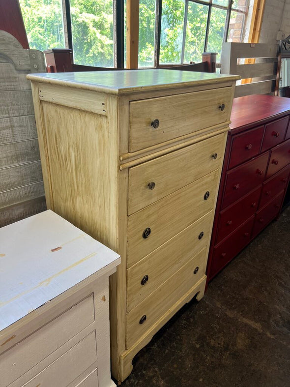 Antique Cream Dovetail Chest