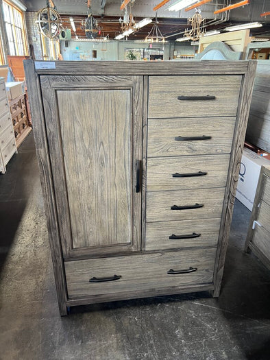 NEW Kincaid Debut Calle Door Chest